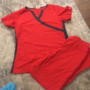 Uniform advantage scrub set. Size medium